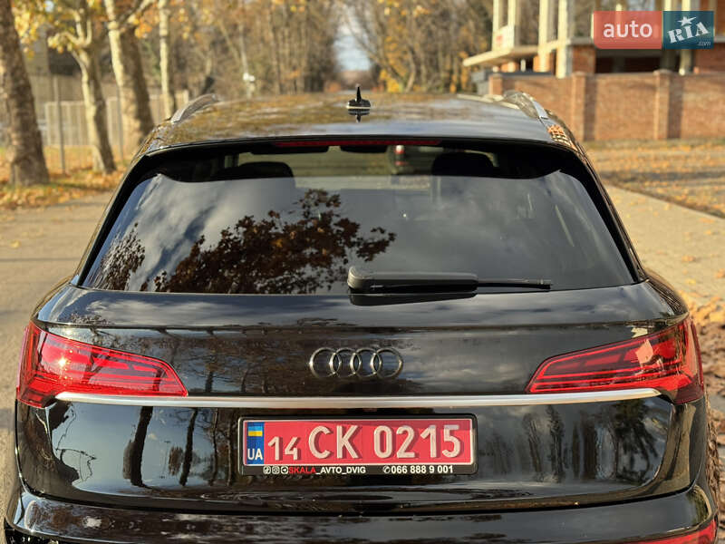 Позашляховик / Кросовер Audi Q5 2021 в Ужгороді