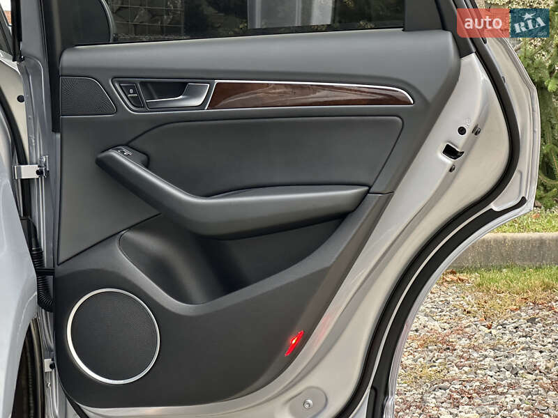 Позашляховик / Кросовер Audi Q5 2015 в Стрию