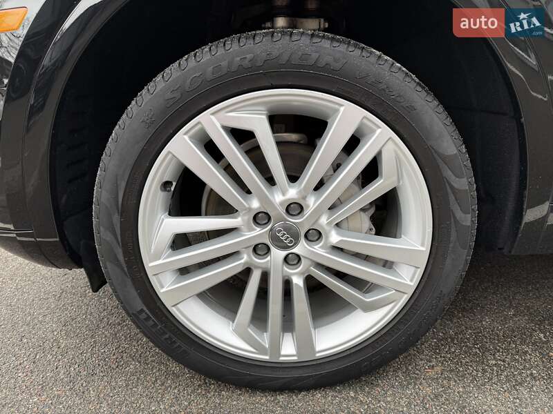 Внедорожник / Кроссовер Audi Q5 2018 в Киеве