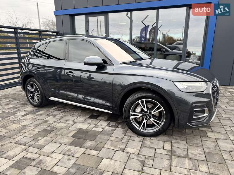 Внедорожник / Кроссовер Audi Q5 2021 в Ровно