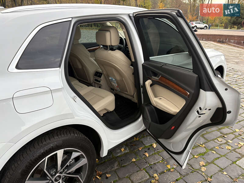 Позашляховик / Кросовер Audi Q5 2023 в Києві