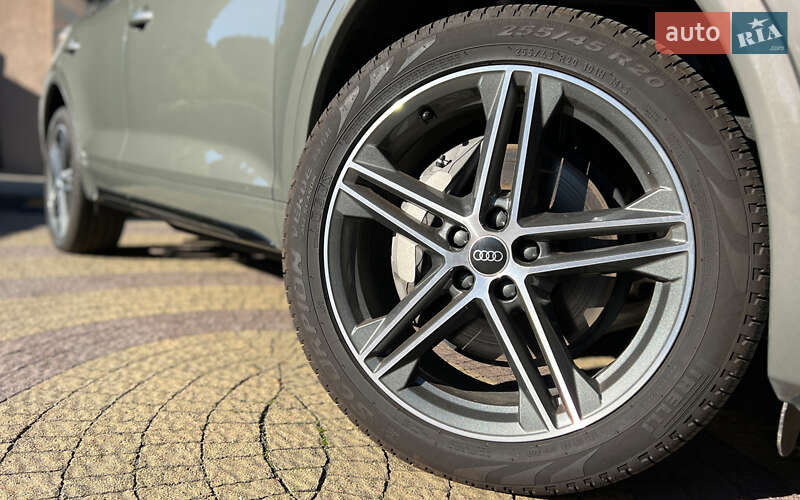 Позашляховик / Кросовер Audi Q5 2022 в Львові