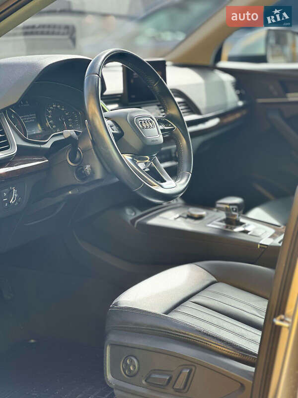 Внедорожник / Кроссовер Audi Q5 2019 в Киеве