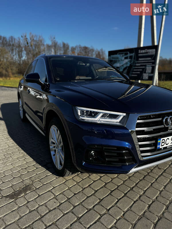 Позашляховик / Кросовер Audi Q5 2017 в Львові