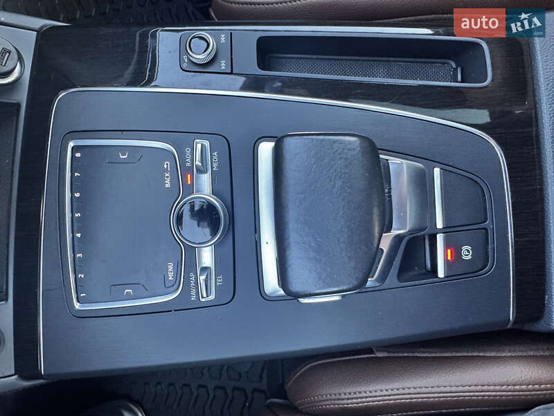 Позашляховик / Кросовер Audi Q5 2017 в Львові