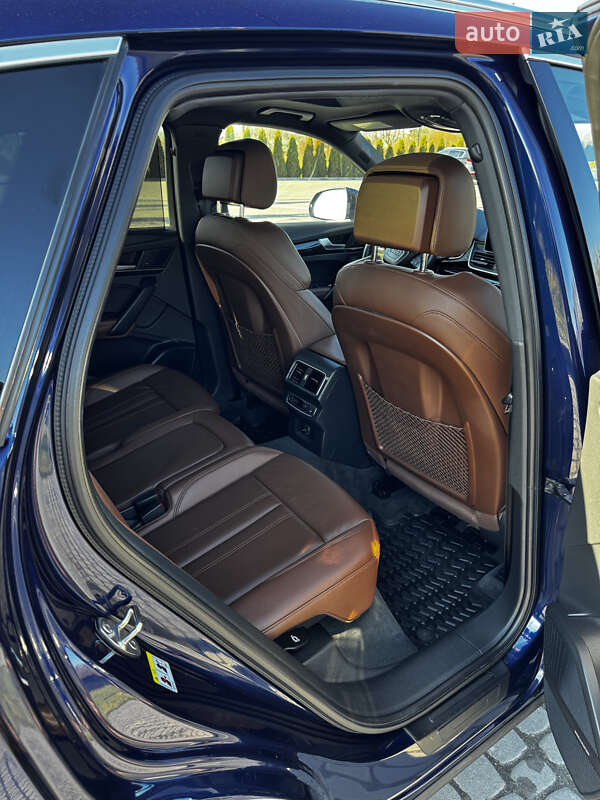 Позашляховик / Кросовер Audi Q5 2017 в Львові