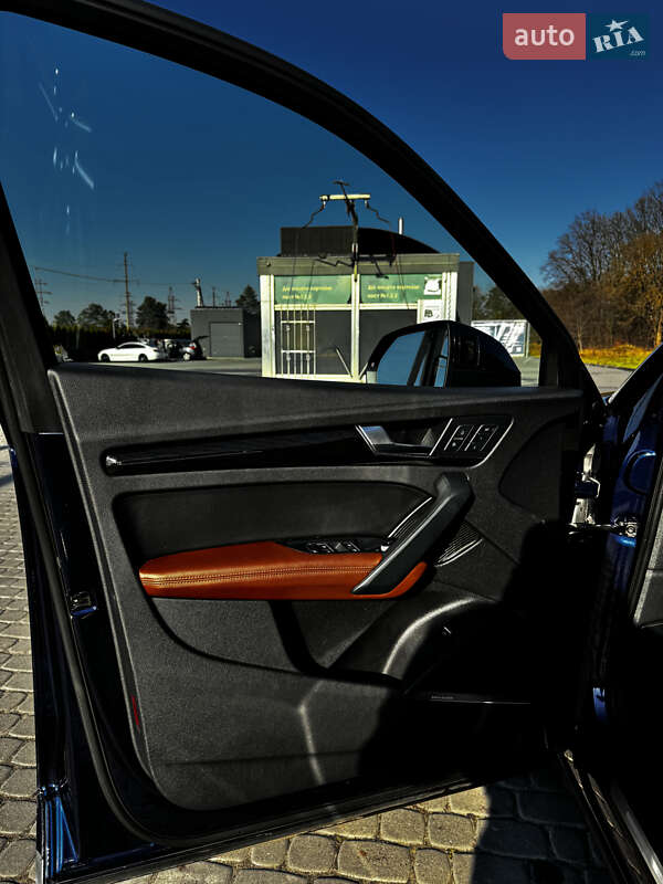 Позашляховик / Кросовер Audi Q5 2017 в Львові