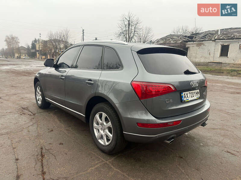Внедорожник / Кроссовер Audi Q5 2011 в Золочеве