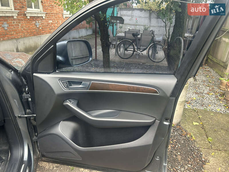 Внедорожник / Кроссовер Audi Q5 2011 в Золочеве