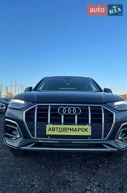 Позашляховик / Кросовер Audi Q5 2020 в Ужгороді
