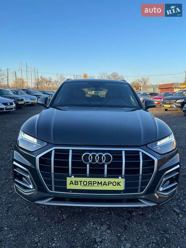 Позашляховик / Кросовер Audi Q5 2020 в Ужгороді