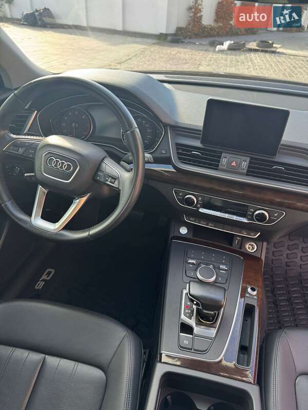 Внедорожник / Кроссовер Audi Q5 2019 в Львове фото 6 Внедорожник / Кроссовер Audi Q5 2019 в Львове