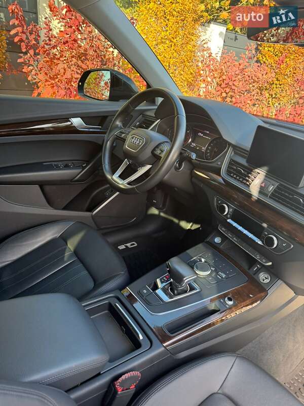 Внедорожник / Кроссовер Audi Q5 2019 в Львове фото 15 Внедорожник / Кроссовер Audi Q5 2019 в Львове