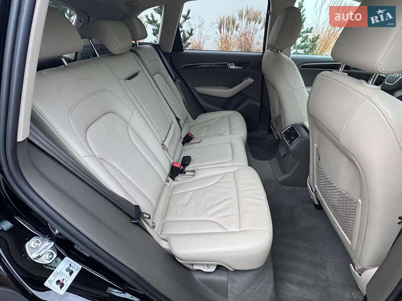 Позашляховик / Кросовер Audi Q5 2011 в Луцьку