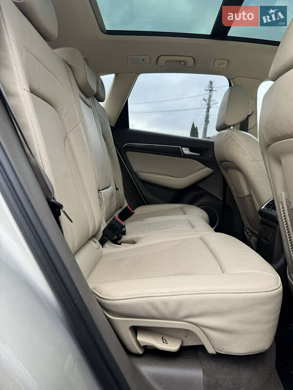 Позашляховик / Кросовер Audi Q5 2015 в Дублянах