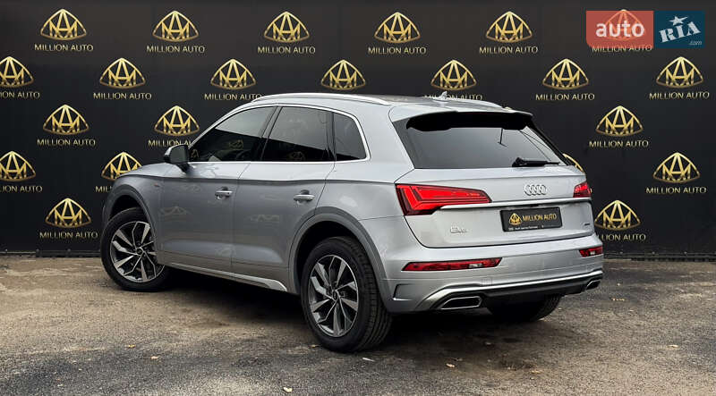 Позашляховик / Кросовер Audi Q5 2022 в Києві