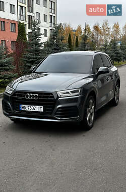 Позашляховик / Кросовер Audi Q5 2020 в Рівному