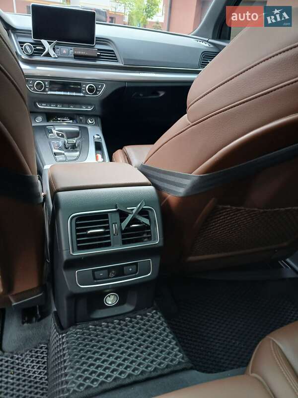 Внедорожник / Кроссовер Audi Q5 2019 в Ивано-Франковске