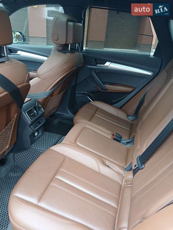 Внедорожник / Кроссовер Audi Q5 2019 в Ивано-Франковске