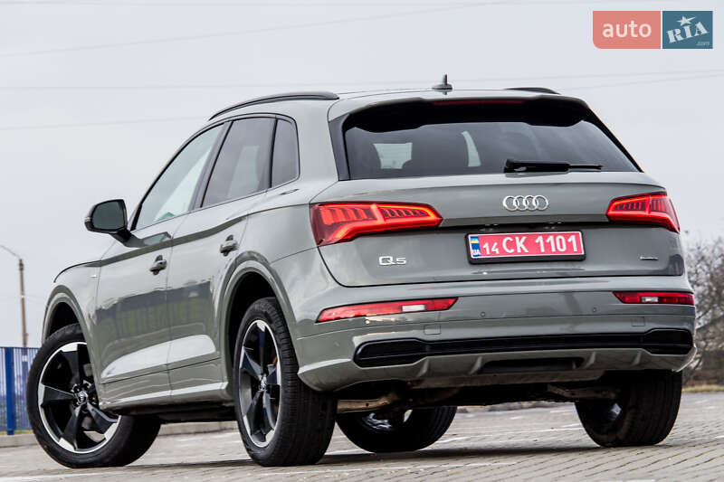 Внедорожник / Кроссовер Audi Q5 2020 в Нововолынске