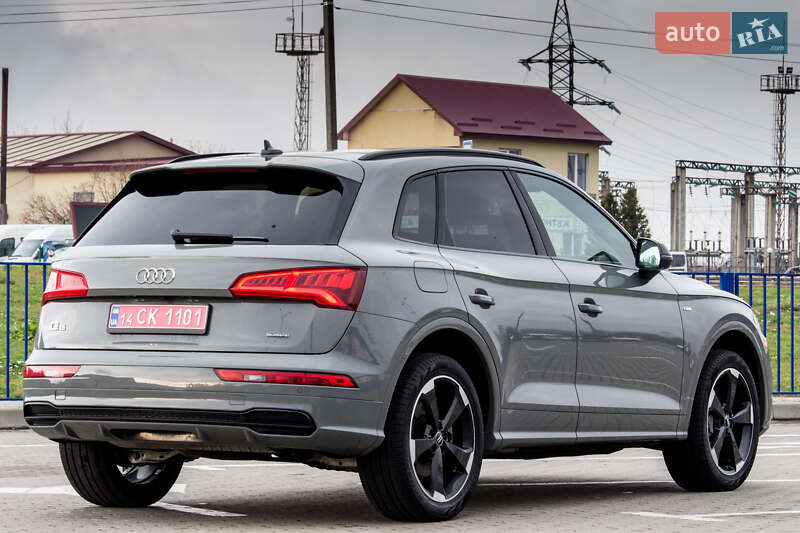 Внедорожник / Кроссовер Audi Q5 2020 в Нововолынске