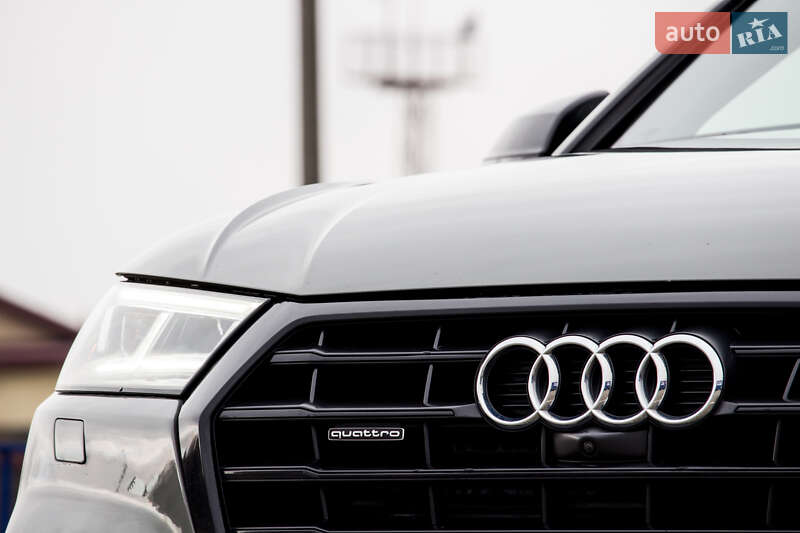 Внедорожник / Кроссовер Audi Q5 2020 в Нововолынске