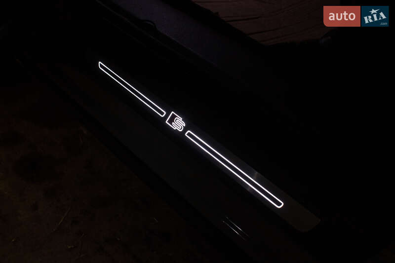 Внедорожник / Кроссовер Audi Q5 2020 в Нововолынске