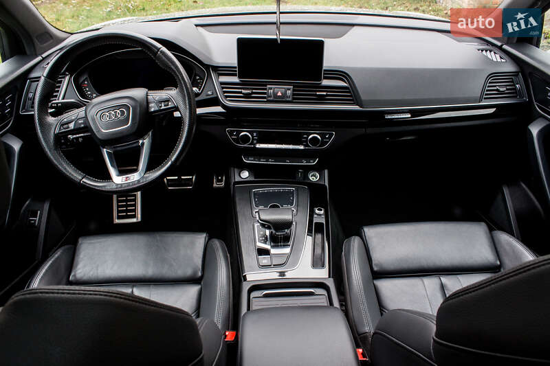 Внедорожник / Кроссовер Audi Q5 2020 в Нововолынске