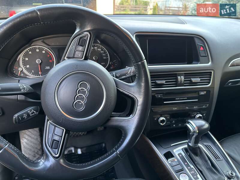 Позашляховик / Кросовер Audi Q5 2015 в Ужгороді