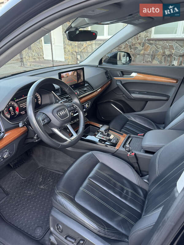 Позашляховик / Кросовер Audi Q5 2021 в Володимирі