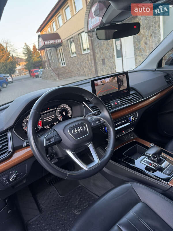 Позашляховик / Кросовер Audi Q5 2021 в Володимирі