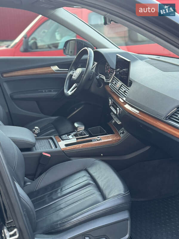 Позашляховик / Кросовер Audi Q5 2021 в Володимирі