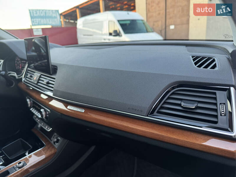 Позашляховик / Кросовер Audi Q5 2021 в Володимирі