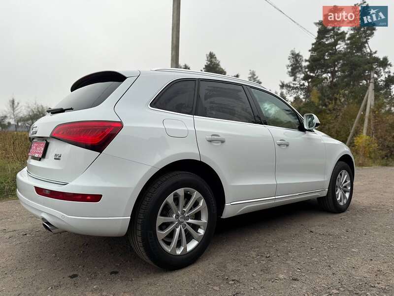 Внедорожник / Кроссовер Audi Q5 2015 в Ровно