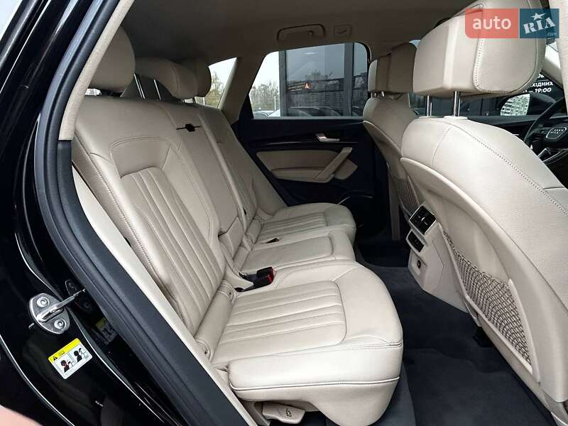 Внедорожник / Кроссовер Audi Q5 2019 в Киеве