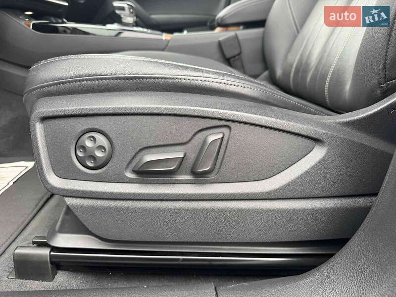 Внедорожник / Кроссовер Audi Q5 2020 в Киеве