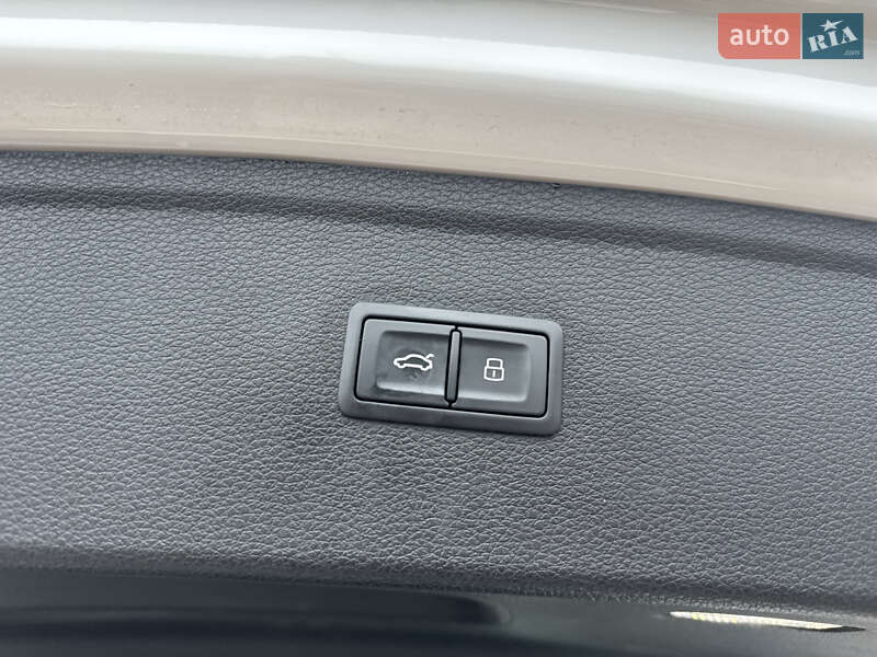 Внедорожник / Кроссовер Audi Q5 2017 в Сумах