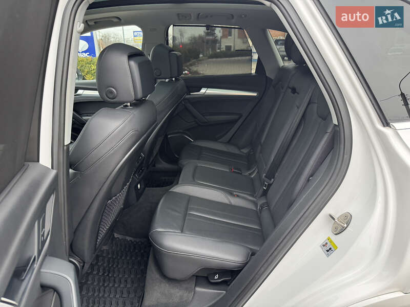 Внедорожник / Кроссовер Audi Q5 2017 в Сумах