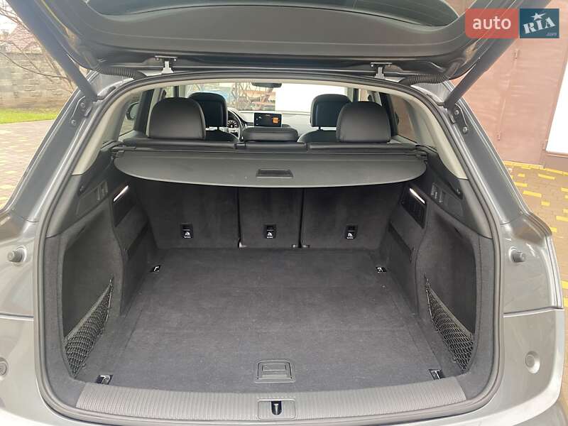 Позашляховик / Кросовер Audi Q5 2017 в Рівному