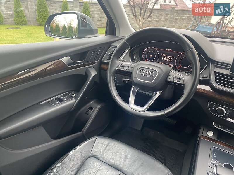 Позашляховик / Кросовер Audi Q5 2017 в Рівному