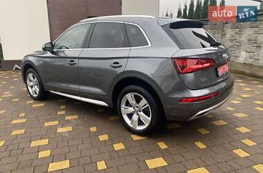 Внедорожник / Кроссовер Audi Q5 2017 в Ровно