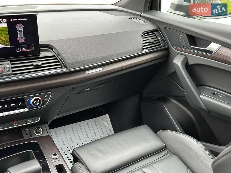 Позашляховик / Кросовер Audi Q5 2021 в Луцьку