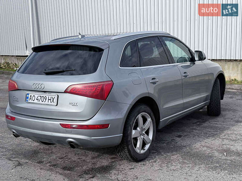 Позашляховик / Кросовер Audi Q5 2011 в Сваляві