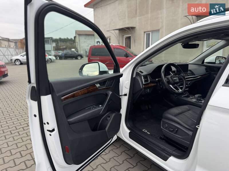 Позашляховик / Кросовер Audi Q5 2017 в Луцьку фото 14 Позашляховик / Кросовер Audi Q5 2017 в Луцьку