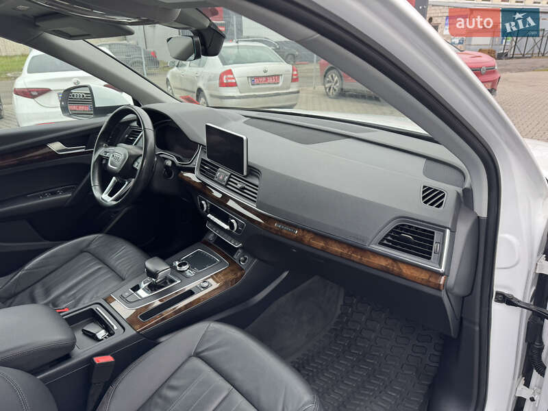 Позашляховик / Кросовер Audi Q5 2017 в Луцьку фото 24 Позашляховик / Кросовер Audi Q5 2017 в Луцьку