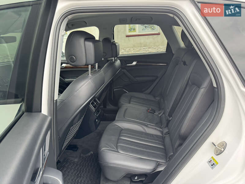 Позашляховик / Кросовер Audi Q5 2017 в Луцьку фото 29 Позашляховик / Кросовер Audi Q5 2017 в Луцьку