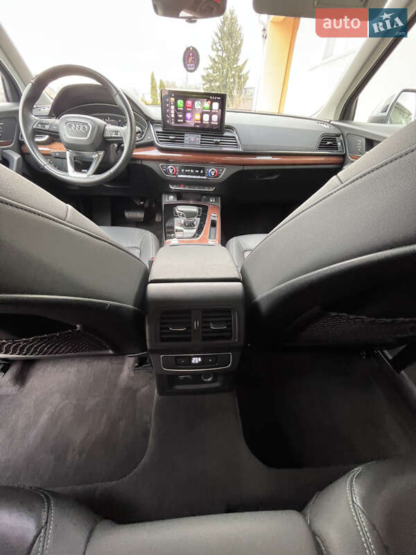 Позашляховик / Кросовер Audi Q5 2021 в Дунаївцях