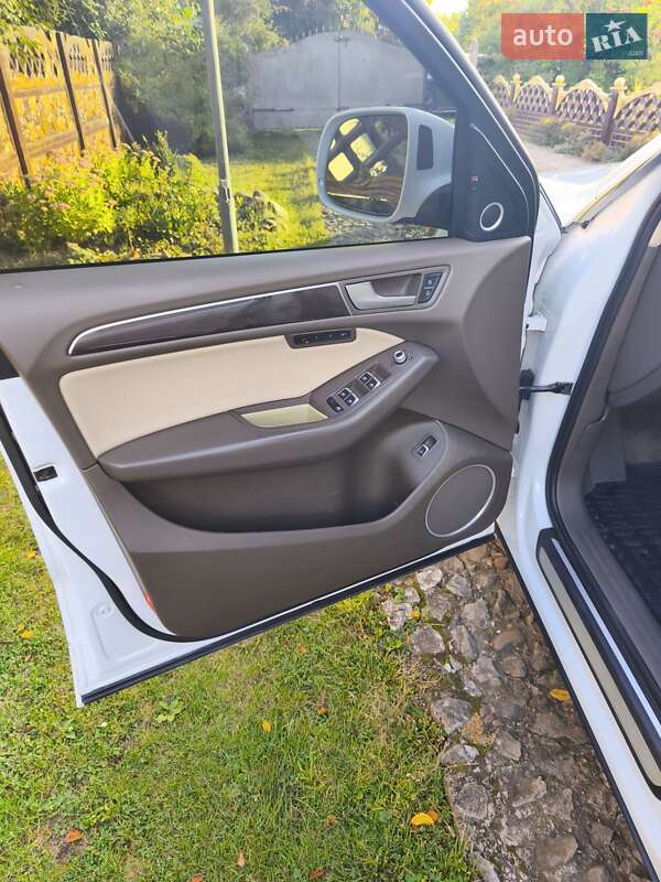 Внедорожник / Кроссовер Audi Q5 2014 в Тысменице