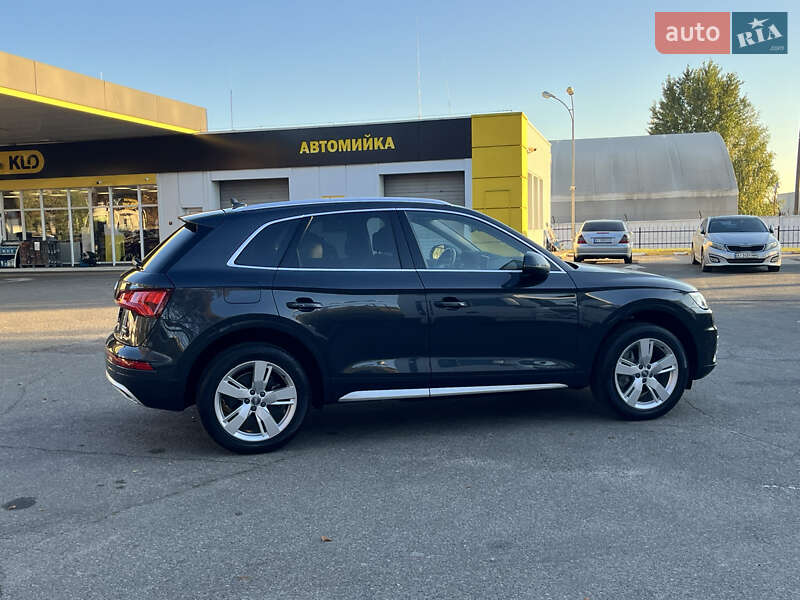 Позашляховик / Кросовер Audi Q5 2017 в Василькові