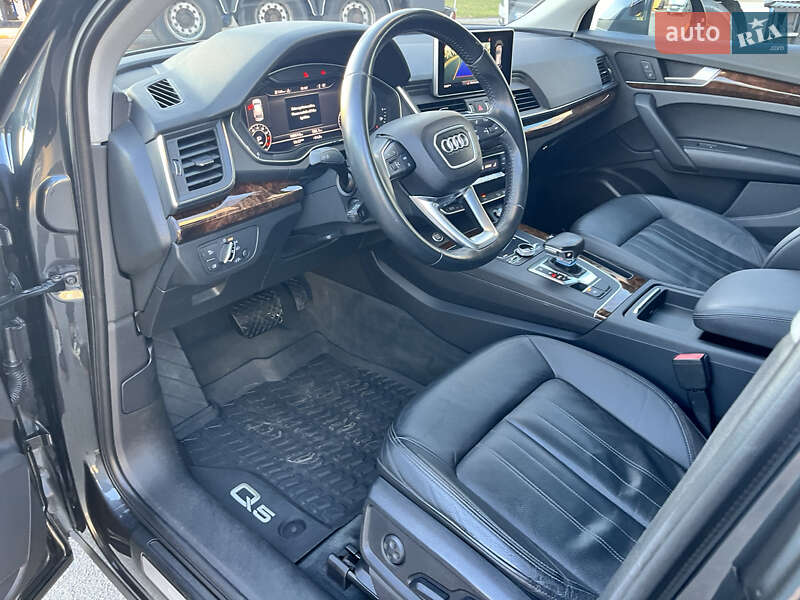 Позашляховик / Кросовер Audi Q5 2017 в Василькові